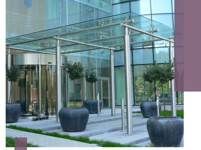 Навесы из стекла на заказ в Солнечногорске — монтаж и установка