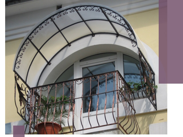 Козырьки над балконом в Солнечногорске — изготовление и монтаж