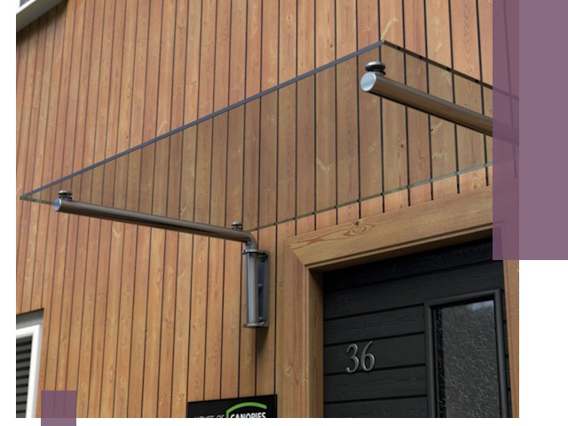 Стеклянные козырьки на входы и фасады в Солнечногорске